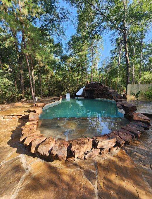Waterfront Houston Hide Out In A Magical Forest 월러 외부 사진