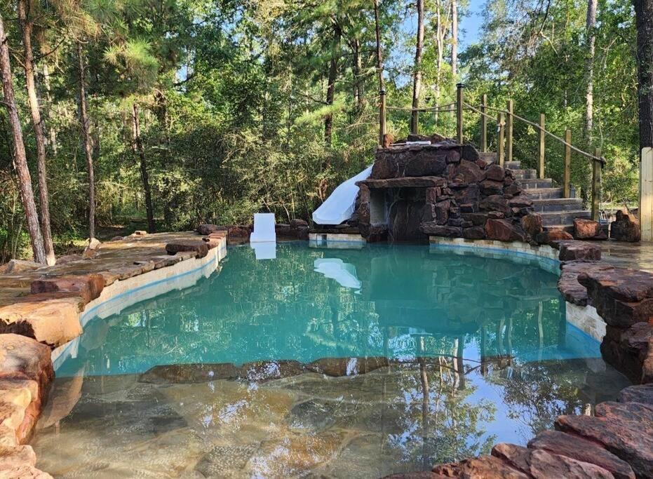 Waterfront Houston Hide Out In A Magical Forest 월러 외부 사진